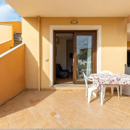 With Private Patio Daire