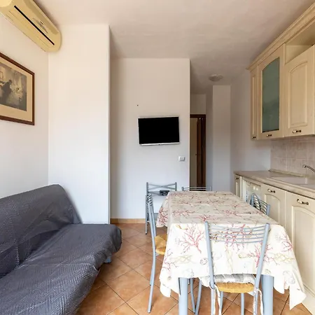 With Private Patio Daire Castelsardo