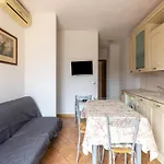 In The Residence, Terrace And Air Conditioning 아파트 카스텔사르도