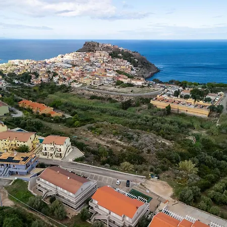 With Private Patio 아파트 *